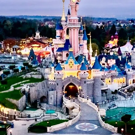 Le Cocon De Didine, Beau F2, 2 Places De Parking Clos, Proche Disneyland Apartment